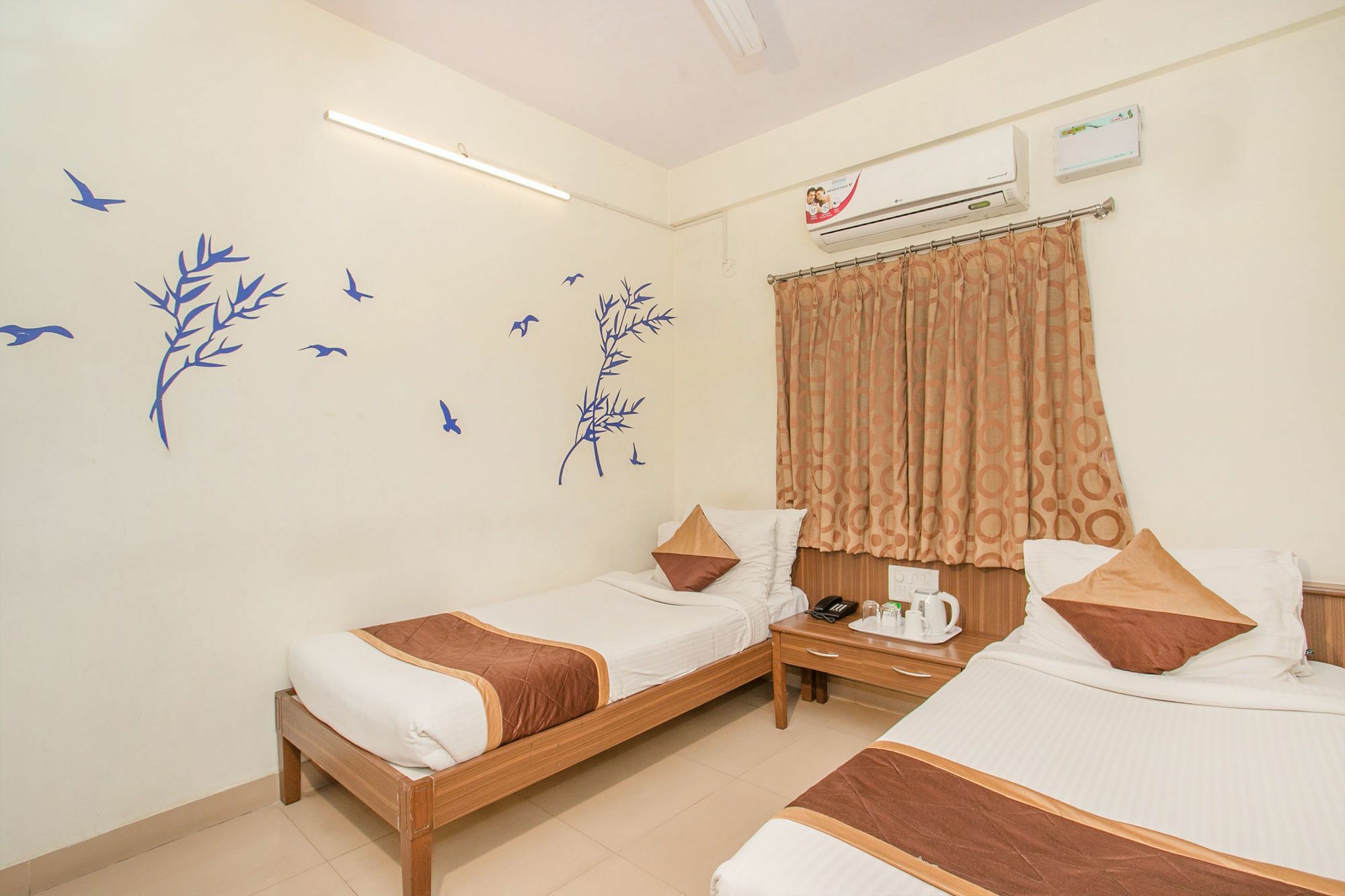 Oyo 7669 The Trinitywood Hotel بنغالور المظهر الخارجي الصورة