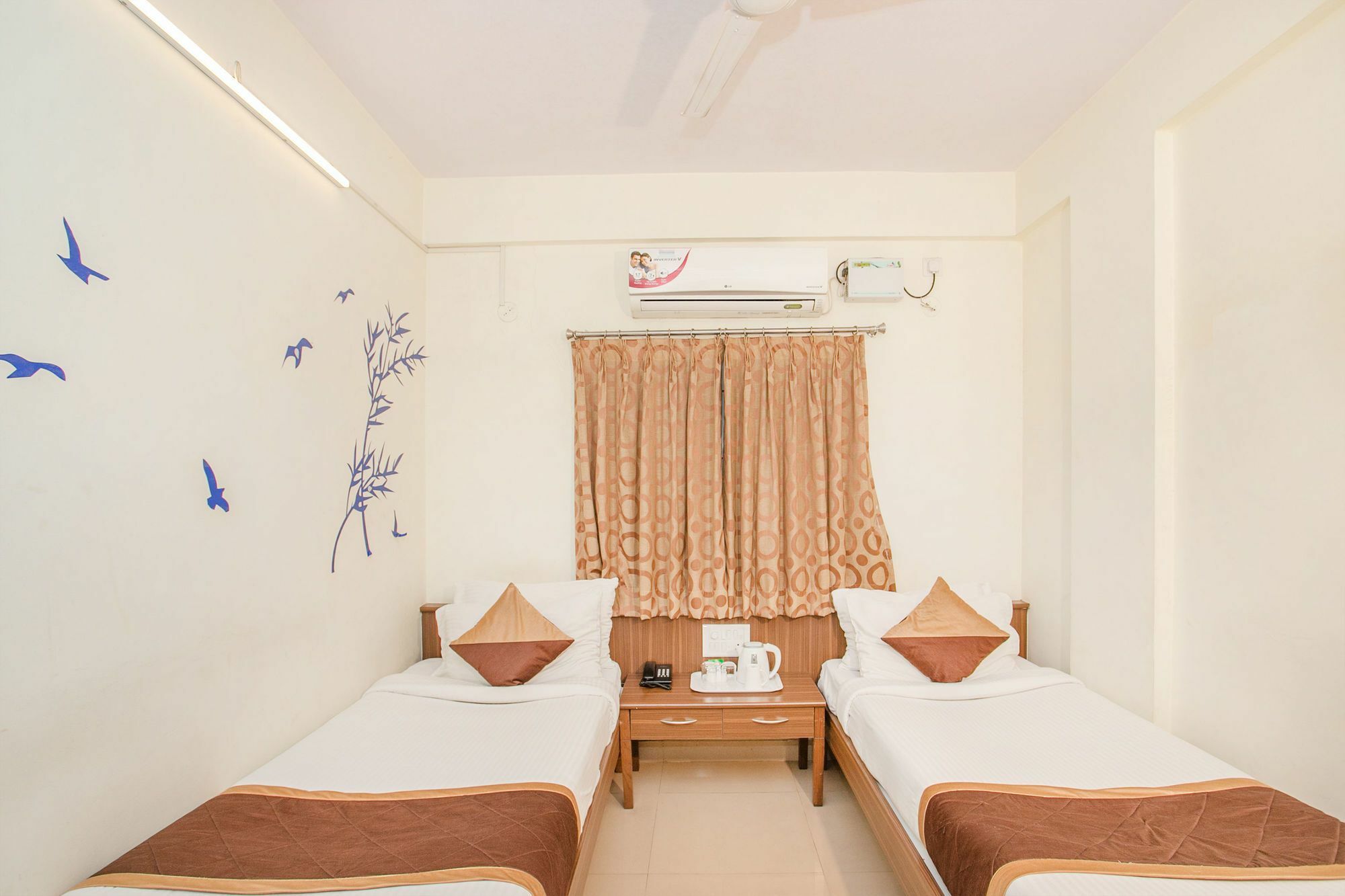 Oyo 7669 The Trinitywood Hotel بنغالور المظهر الخارجي الصورة