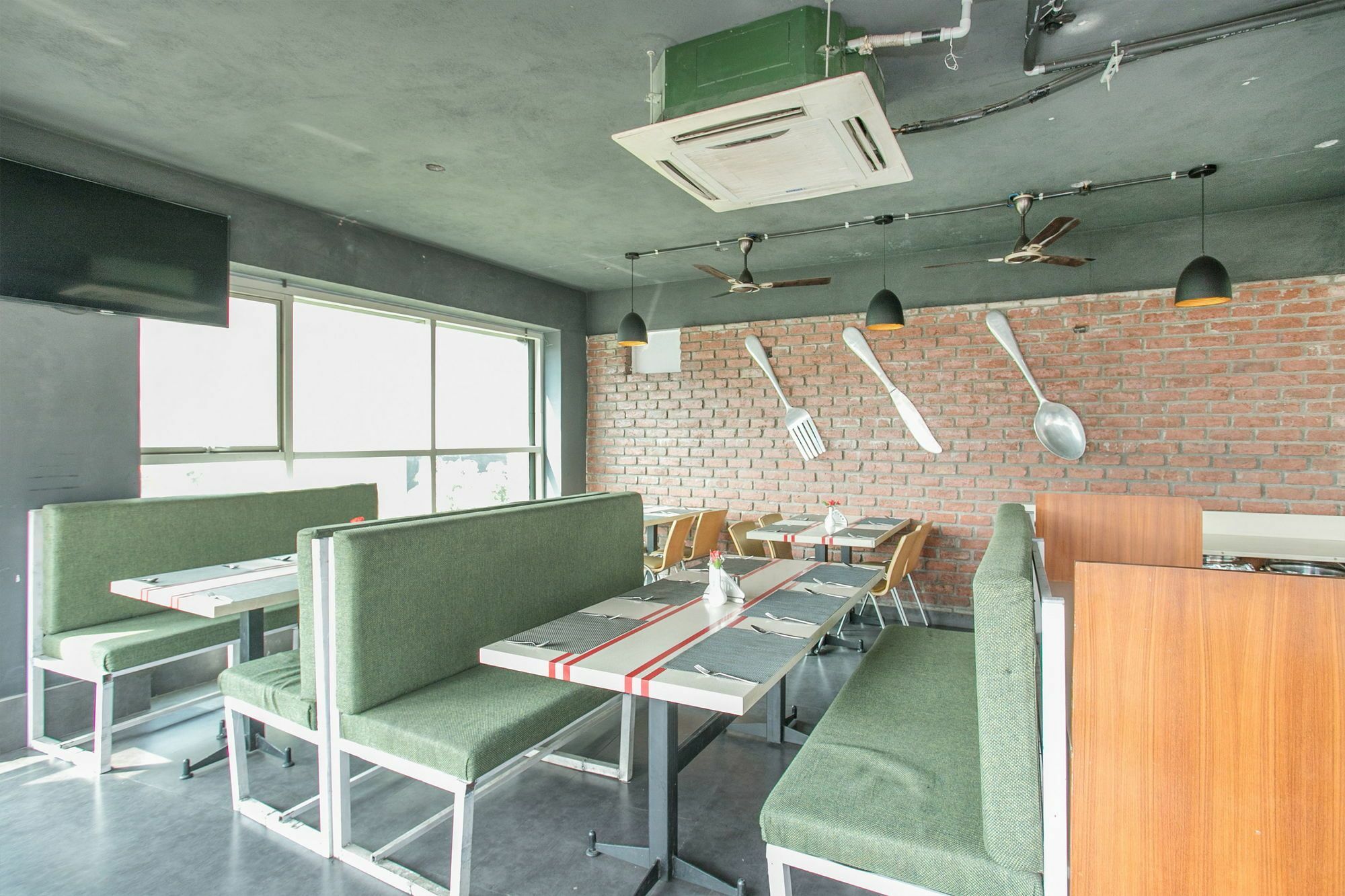 Oyo 7669 The Trinitywood Hotel بنغالور المظهر الخارجي الصورة
