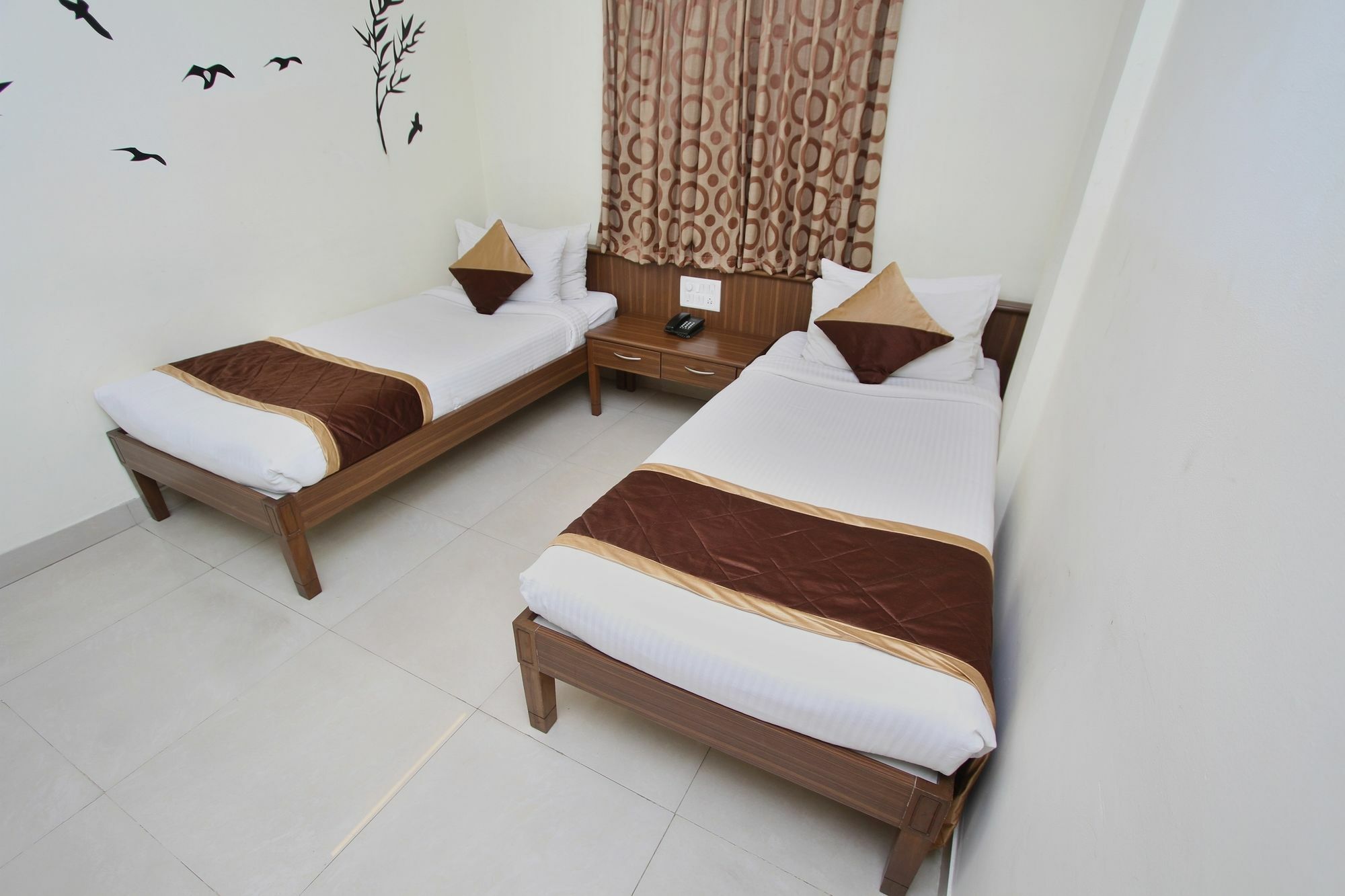 Oyo 7669 The Trinitywood Hotel بنغالور المظهر الخارجي الصورة