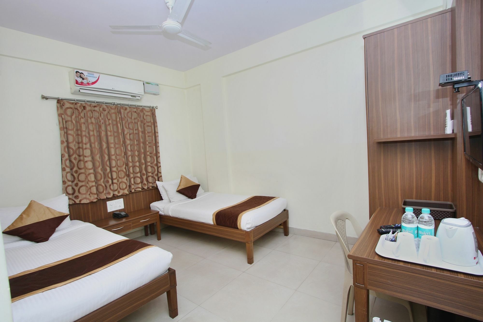 Oyo 7669 The Trinitywood Hotel بنغالور المظهر الخارجي الصورة